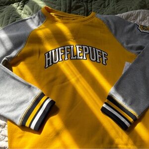 Wizarding World Harry Potter Hufflepuff Yellow and Gray Kids XL Crew Sweater